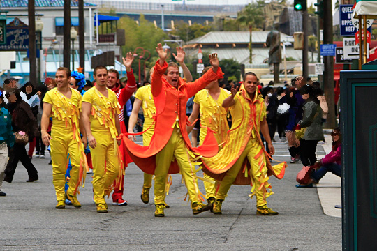 ユニバーサル・レインボー・サーカス