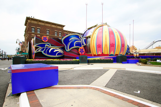 ユニバーサル・レインボー・サーカス