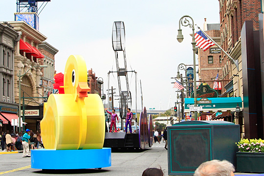 ユニバーサル・レインボー・サーカス