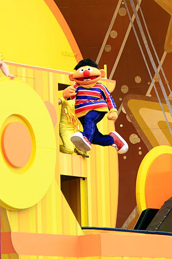 ユニバーサル・レインボー・サーカス