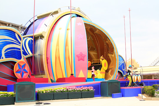 ユニバーサル・レインボー・サーカス