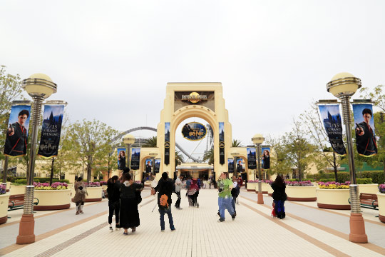 大門がハリーポッター仕様に