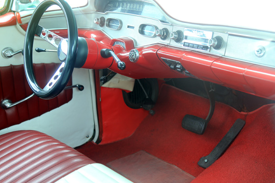 メルズドライブインの車