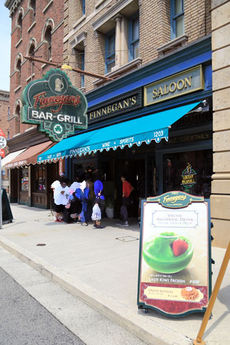 フィネガンズバー＆グリルR