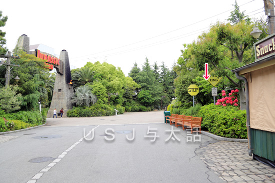 植え込みが完全に撤去