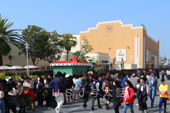 進撃の巨人のウォークスルーアトラクション