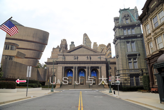 ニューヨーク図書館の書き割り前