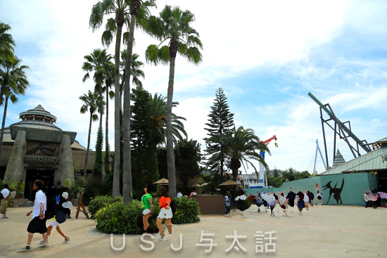 ジュラシックパークの新しいジェットコースター