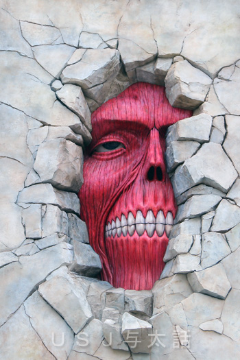 進撃の巨人 の「実物大 壁の巨人」