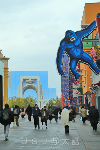 USJの大門にカバー