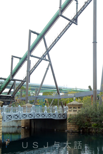 ザ・フライング・ダイナソーの防護ネット